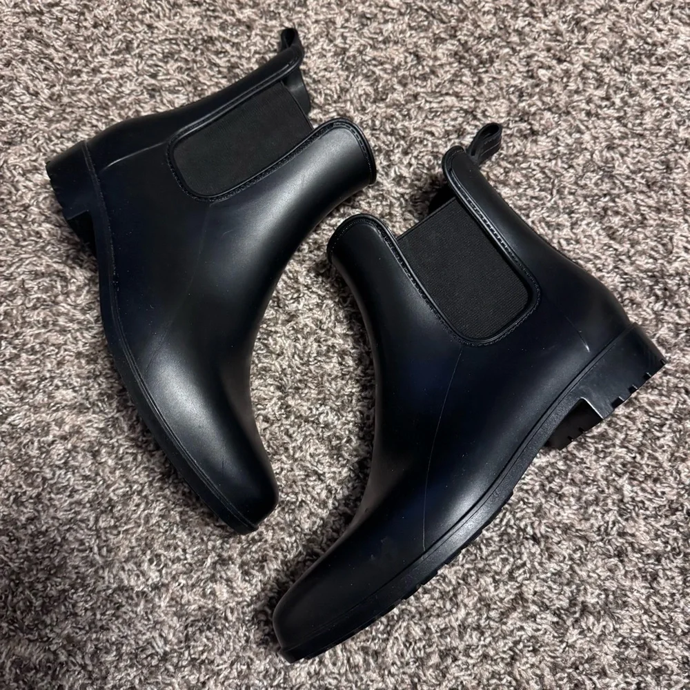 A New Day Black chelsea style rain boot Size 8
